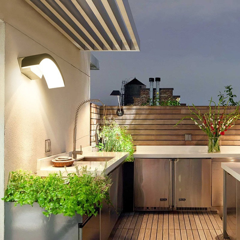 Outdoor Eaves Wall Lamp